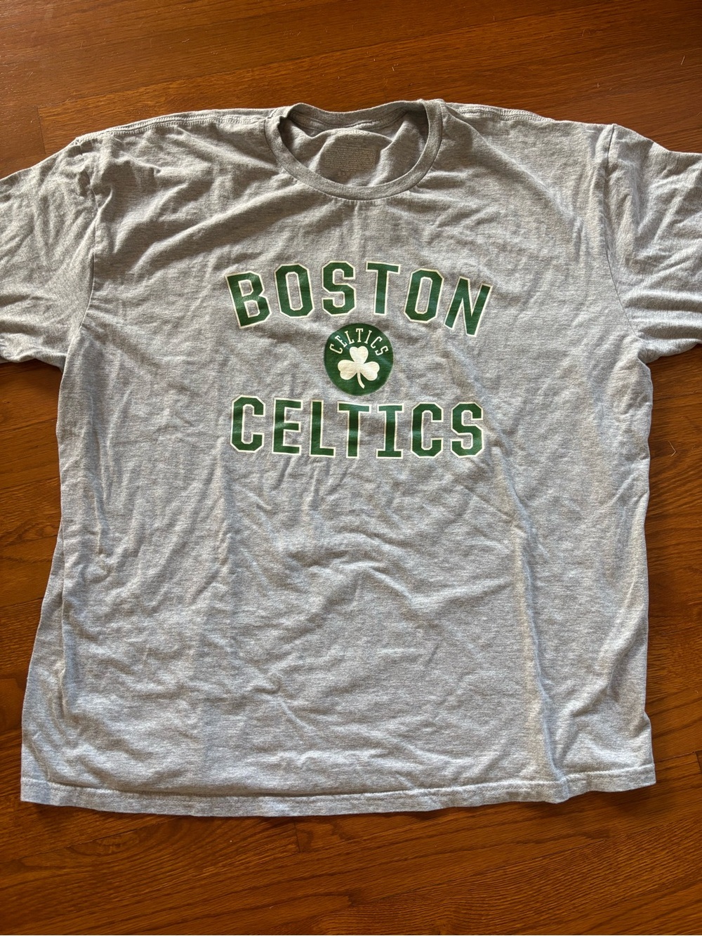 Boston Celtics T-Shirt. 2XL